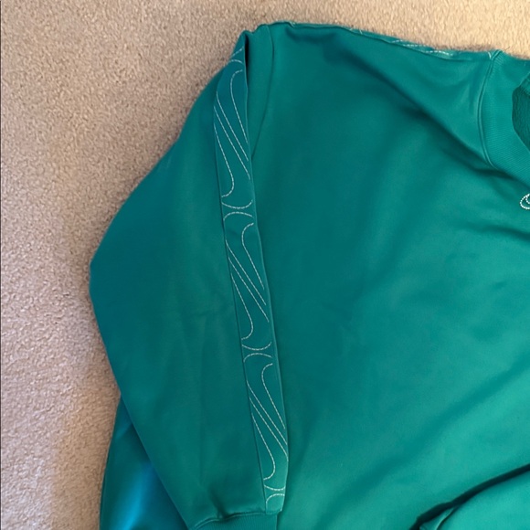 Nike Men's Green Crewneck Sweater - Picture 3 of 3